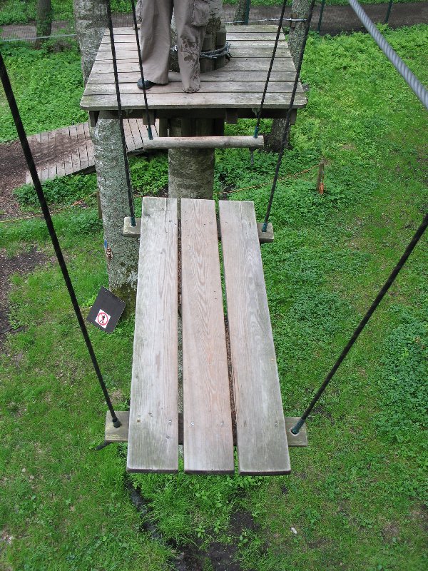 Nõmme seikluspark (Парк приключений Нымме), верёвочные дороги