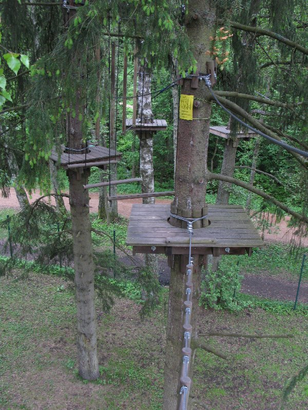 Nõmme seikluspark (Парк приключений Нымме), верёвочные дороги