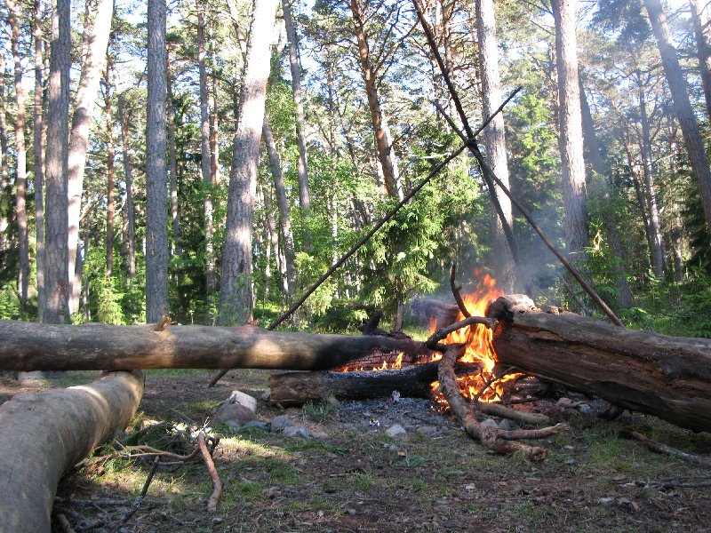 Отдых в Эстонии, Матсиранд (пляж Матси, Matsirand). Костёр