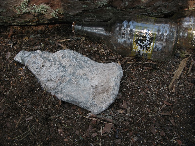 Расплющеная бутылка. Матсиранд 2009. Отдых в Эстонии, Матсиранд (пляж Матси, Matsirand).