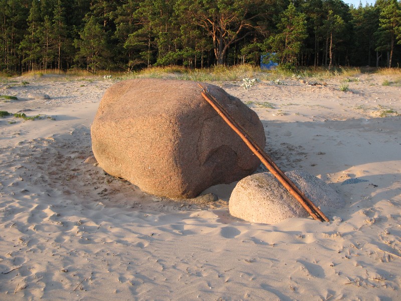 Камень.  Матсиранд 2009. Отдых в Эстонии, Матсиранд (пляж Матси, Matsirand).