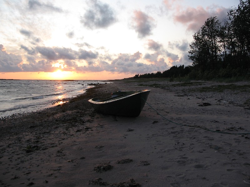 Лодка. Матсиранд 2009. Отдых в Эстонии, Матсиранд (пляж Матси, Matsirand).