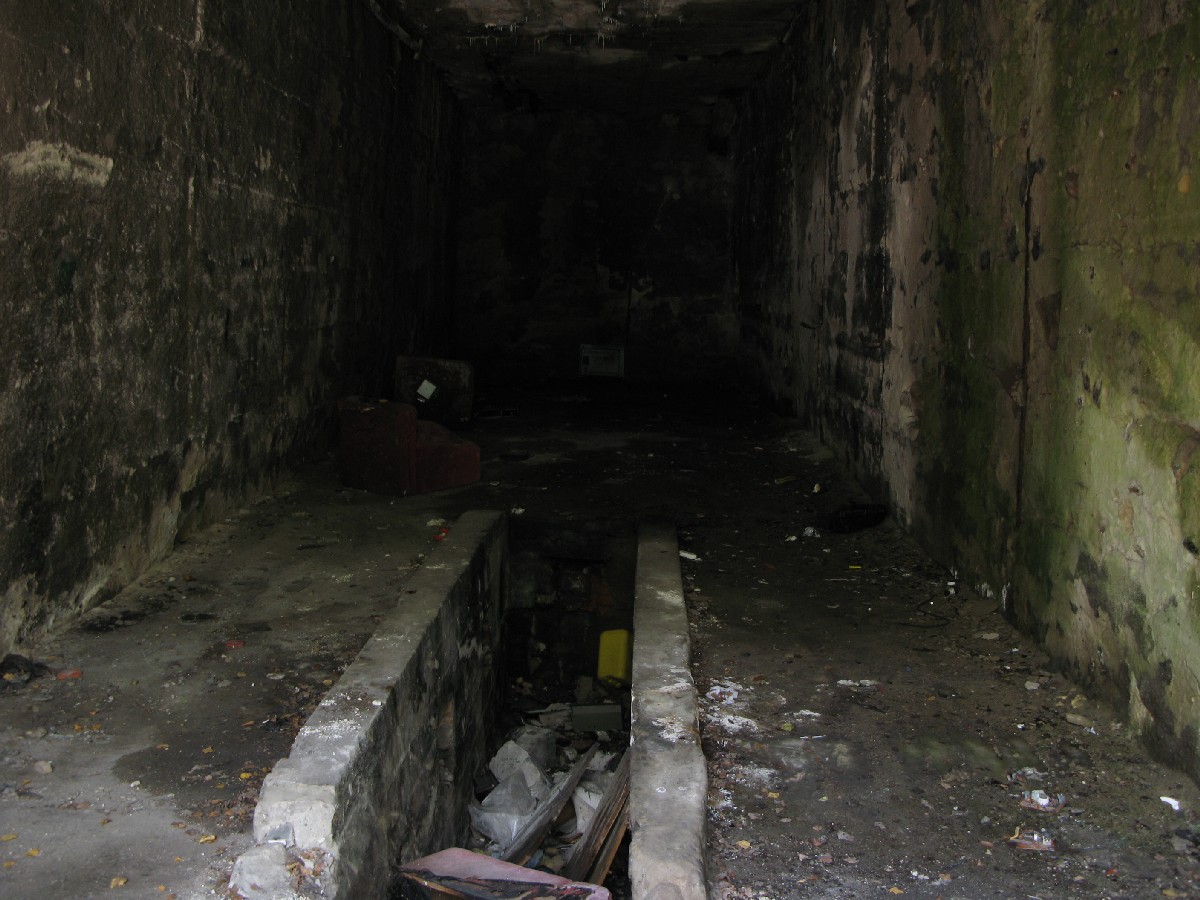 Ремонтный гараж.  Куллипеса.