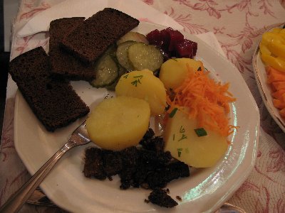 Мустйые кыртситалу (Mustjõe Kõrtsitalu)