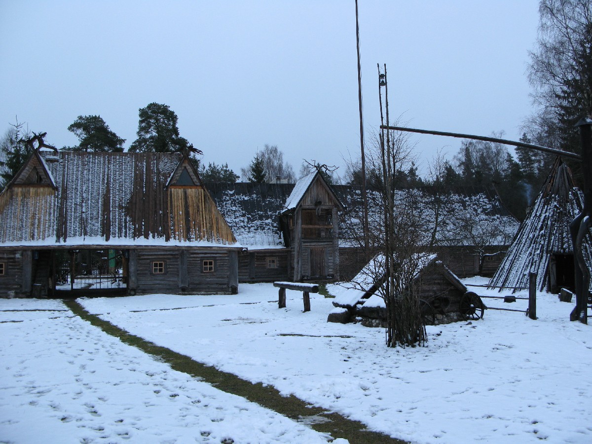  Мустйые Кыртситалу (Mustjõe Kõrtsitalu).