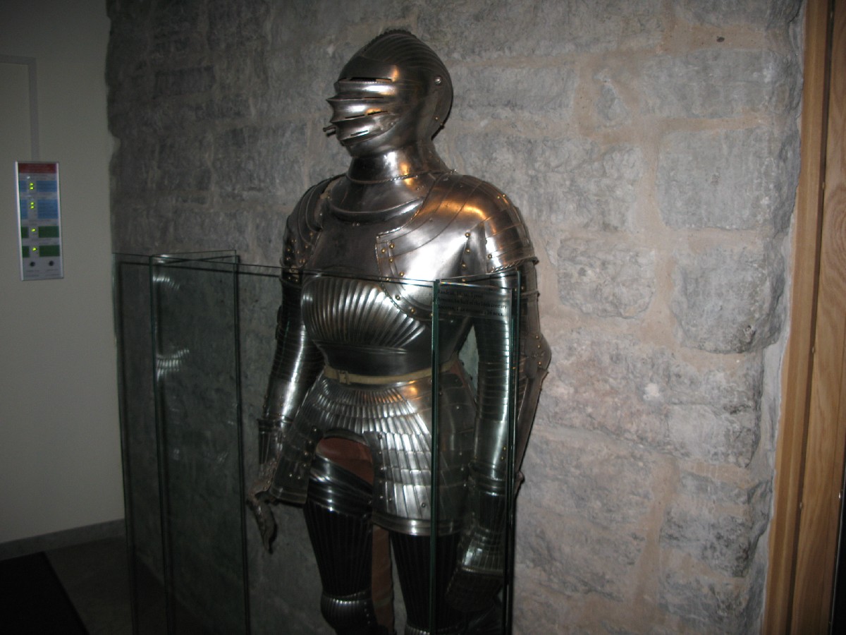 Доспехи. Подземелья бастионов Кик-Ин-Де-Кёк.