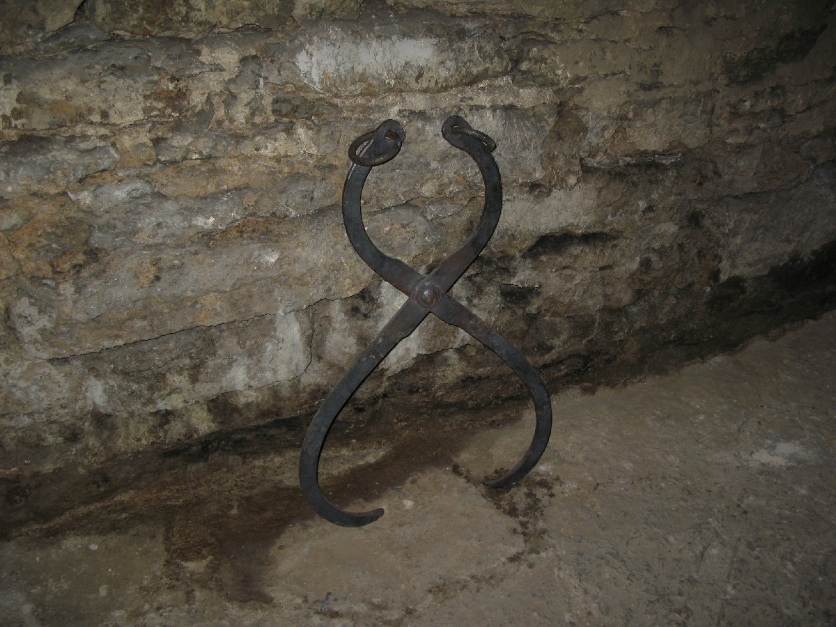 Инструменты. Подземелья бастионов Кик-Ин-Де-Кёк.