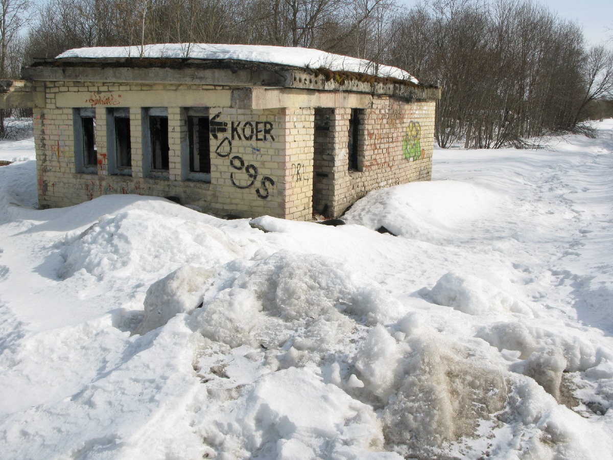 КПП.  Катакомбы Лаагри. Войсковая часть 03116, командный пункт. Центр связи. Координаты: 59.344466,24.631305 .