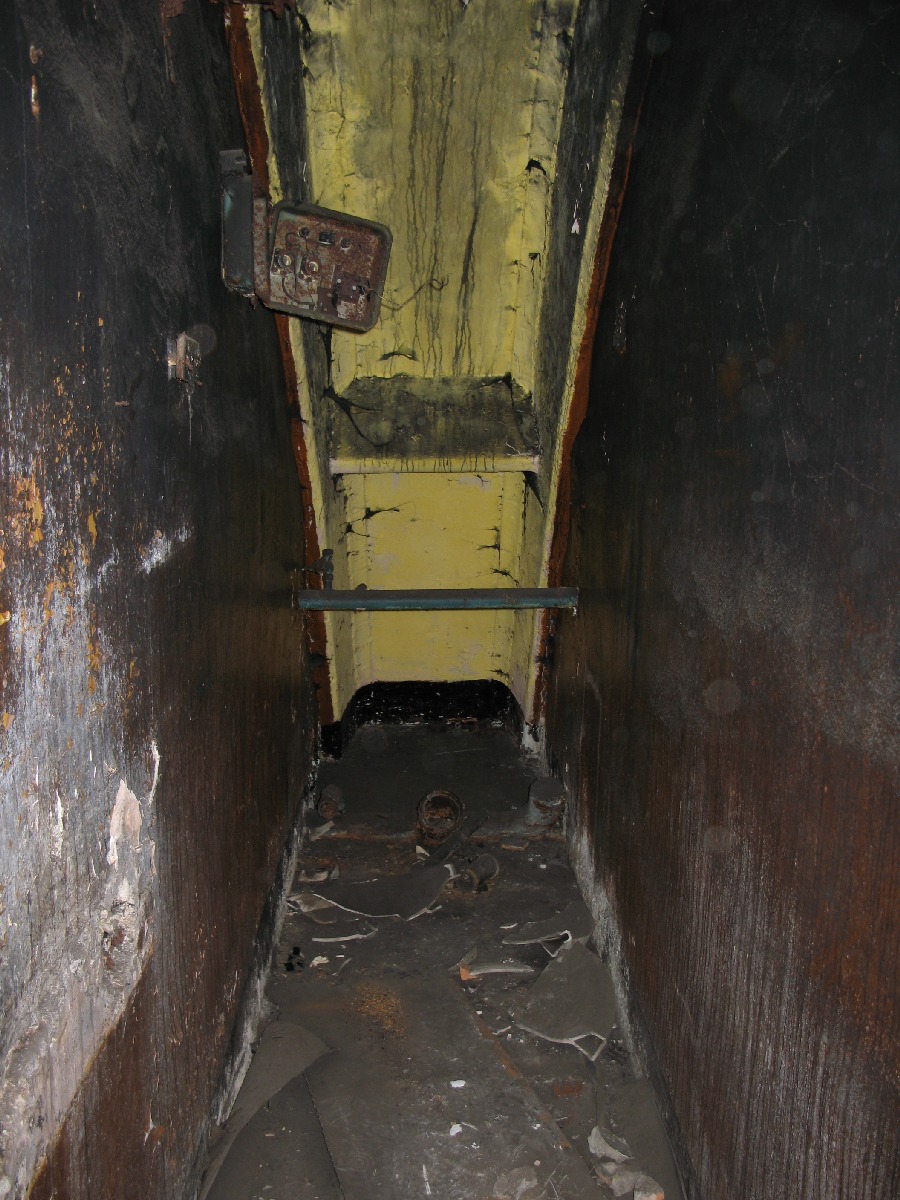 Туалет. Катакомбы Лаагри. Войсковая часть 03116, командный пункт. Центр связи. Координаты: 59.344466,24.631305 .