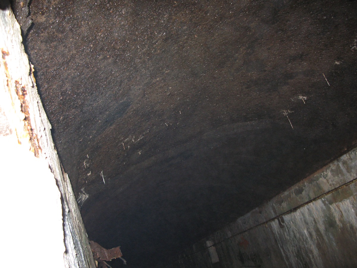 Потолок в бомбоубежище. Катакомбы Лаагри. Войсковая часть 03116, командный пункт. Центр связи. Координаты: 59.344466,24.631305 .