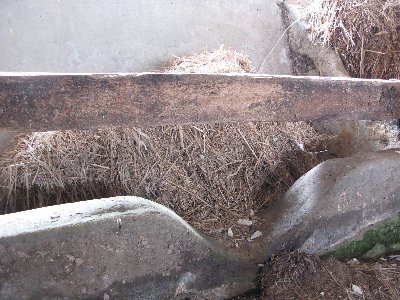 Заброшенный хлев.