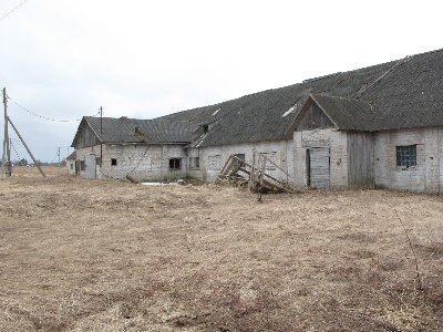 Заброшенный хлев.