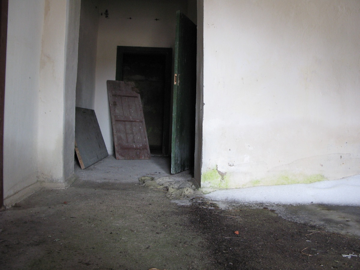 Погреб. Выезд на природу. Неизвестный объект. В районе деревни Винтсе (Vintse). Координаты 59.287074,23.823976.