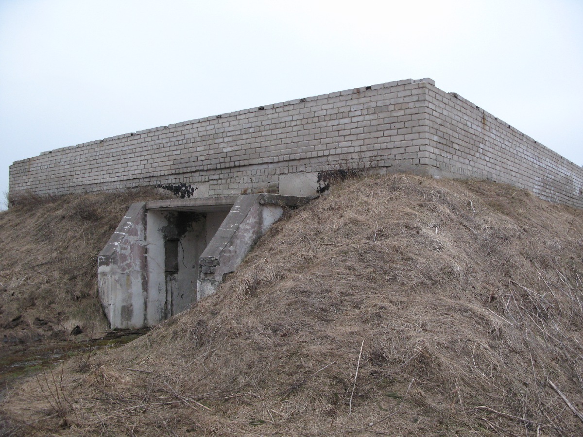Погреб. Выезд на природу. Неизвестный объект. В районе деревни Винтсе (Vintse). Координаты 59.287074,23.823976.