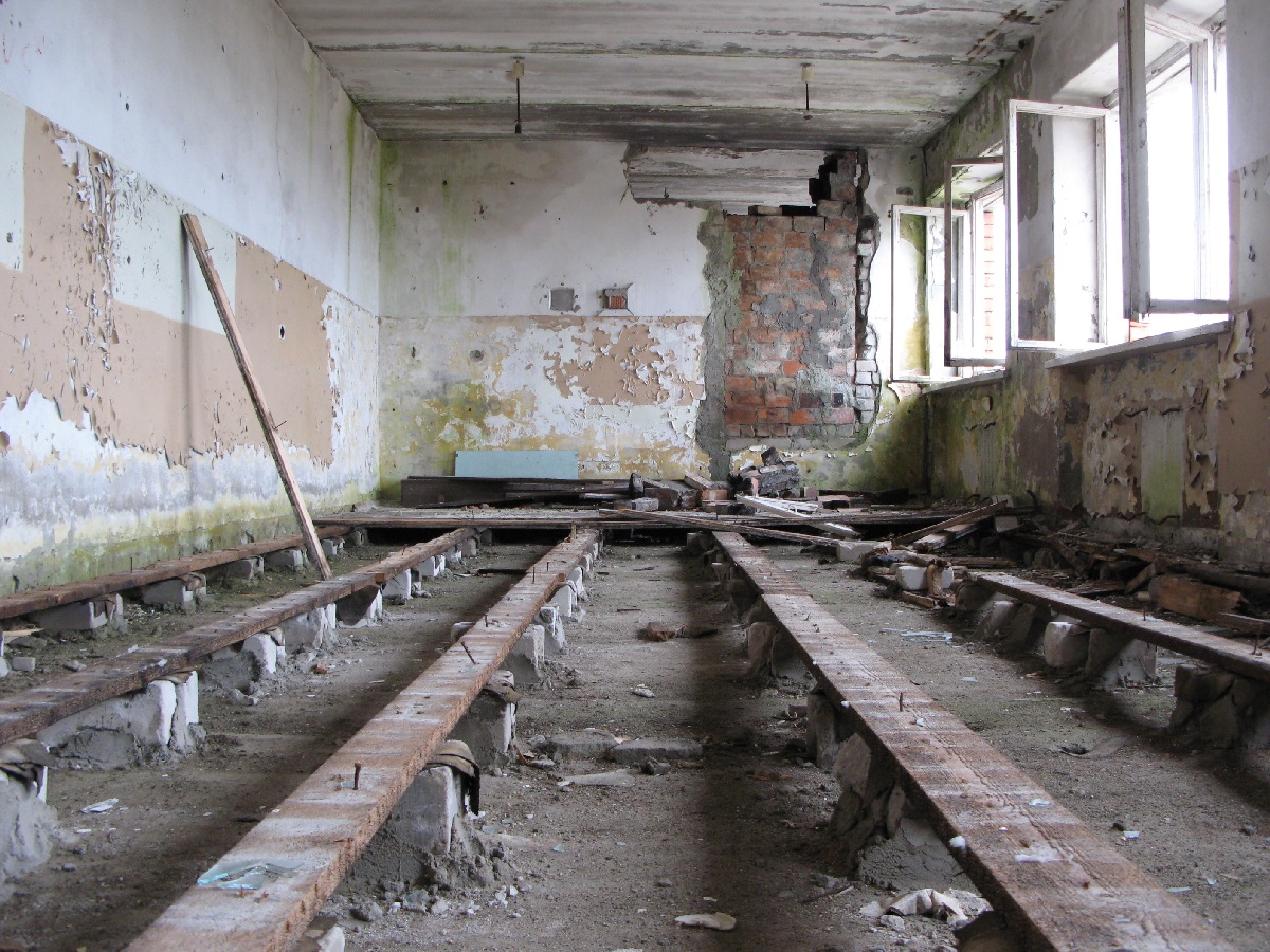 Пол разобрали на доски местные аборигены. Выезд на природу. Неизвестный объект. В районе деревни Винтсе (Vintse). Координаты 59.287074,23.823976.