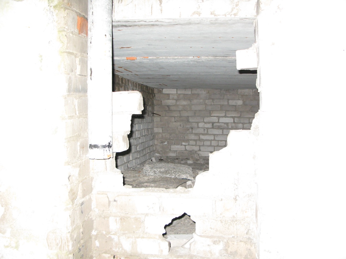 Чердак. Выезд на природу. Неизвестный объект. В районе деревни Винтсе (Vintse). Координаты 59.287074,23.823976.