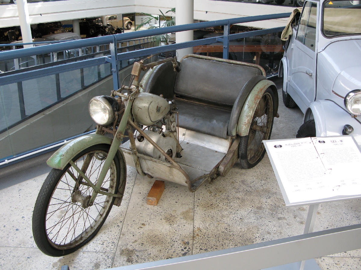 Мотоцикл КИЕВЛЯНИН К1В. 1951. Рижский Моторный музей. 