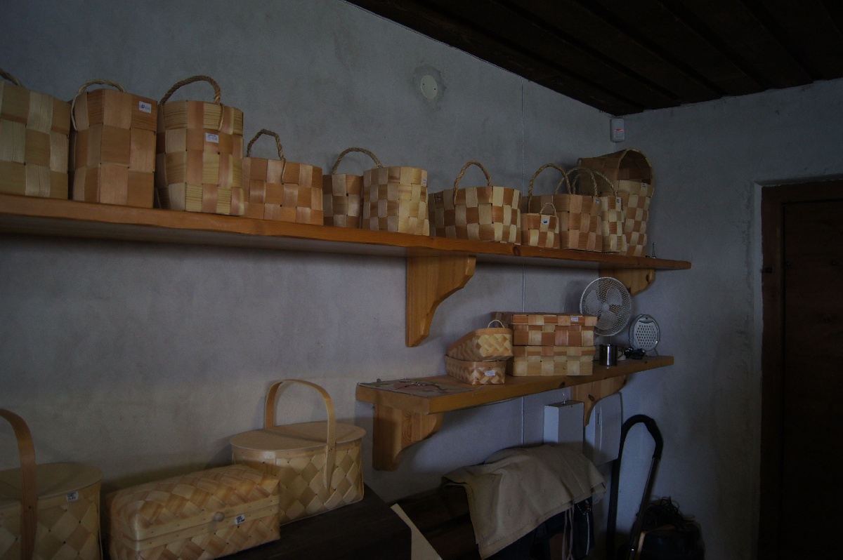 Магазинчик с билетной кассой. Замок (городище) Раквере.