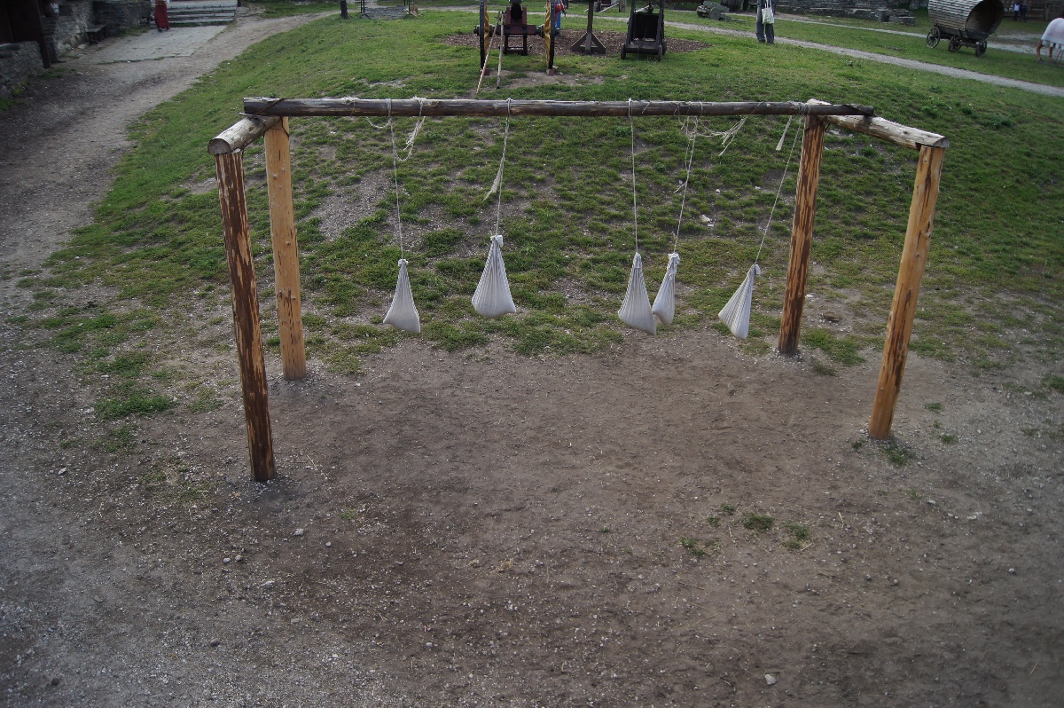 Приспособление для тренировок. Замок (городище) Раквере.