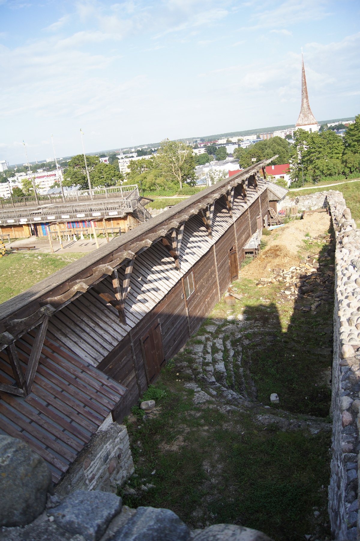 Задний дворик внутри замка.  Замок (городище) Раквере.