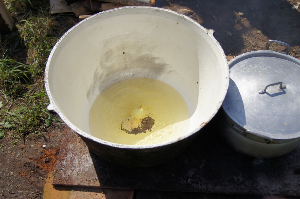 Плов.  Алатскиви Эстония (Alatskivi Eesti), ножи ручной работы