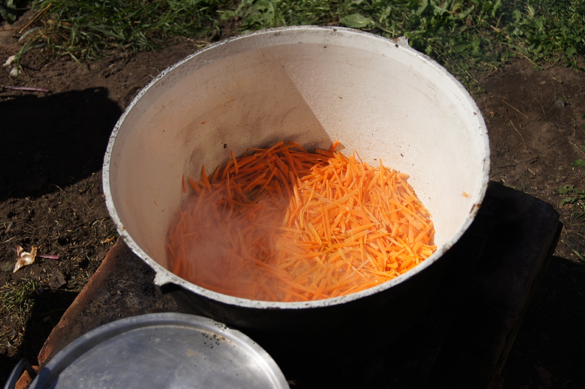 Плов.  Алатскиви Эстония (Alatskivi Eesti), ножи ручной работы