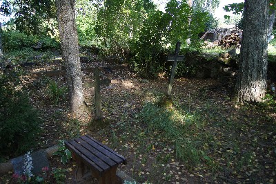 Alatskivi cemetery.
