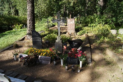 Alatskivi cemetery.