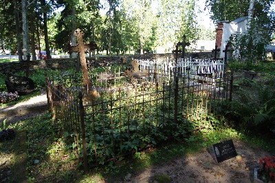 Alatskivi cemetery.