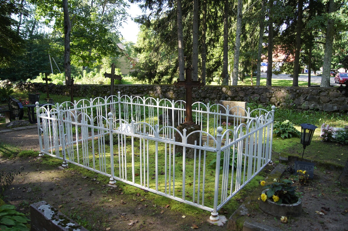  Alatskivi cemetery.