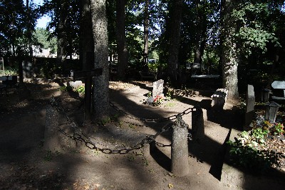 Alatskivi cemetery.