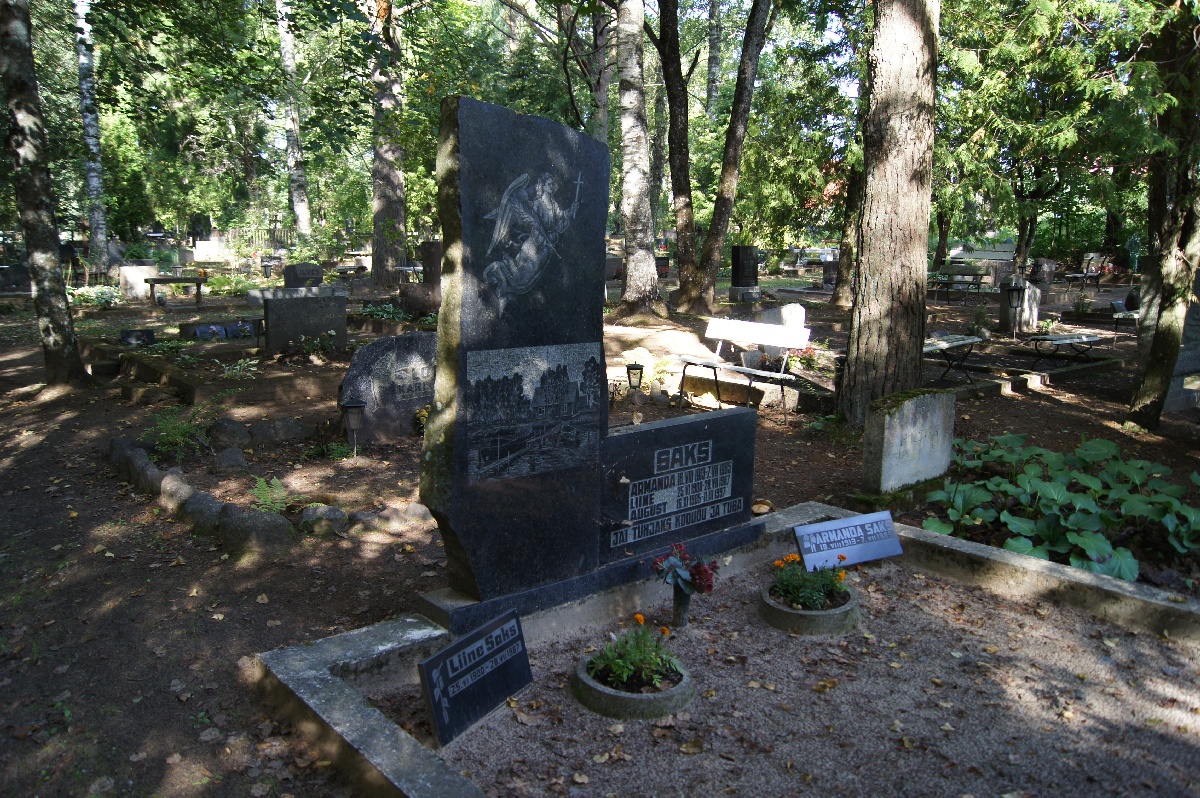 Art work. Alatskivi cemetery.