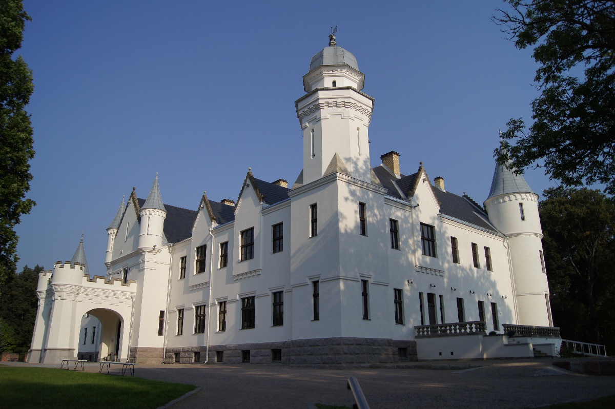  Alatskivi Castle.