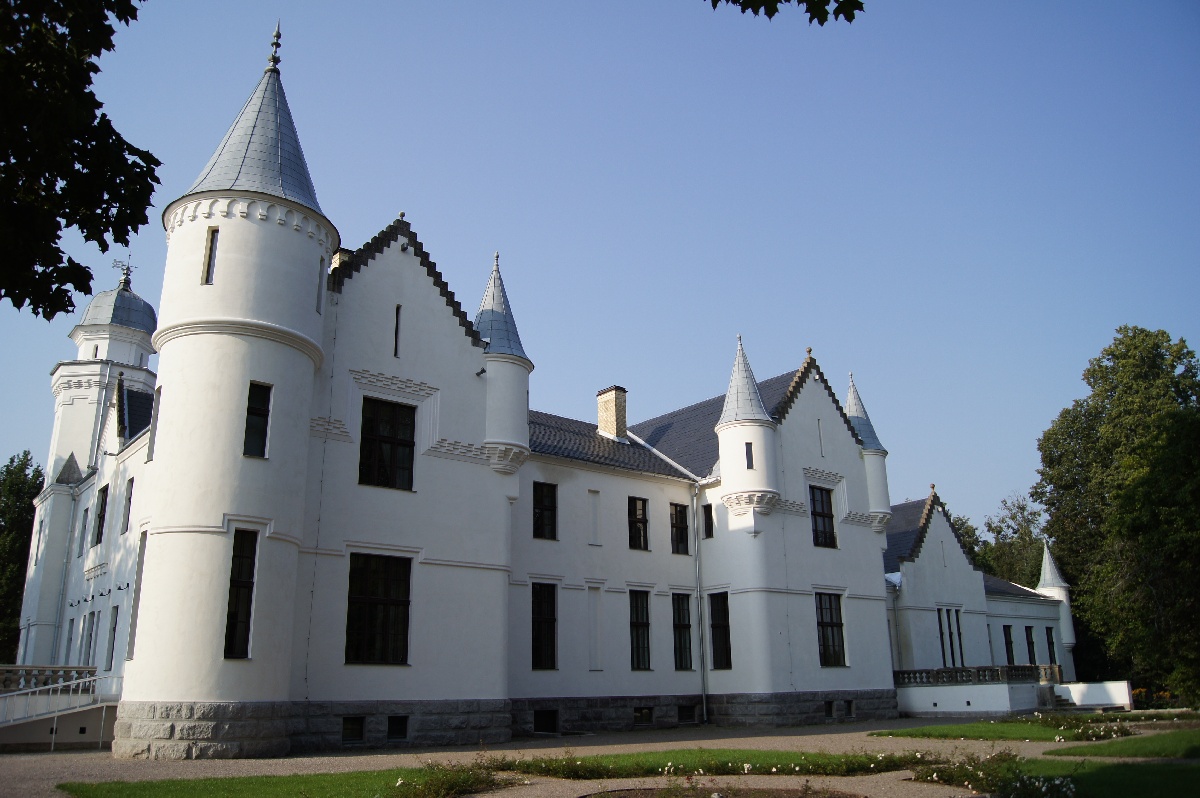  Alatskivi Castle.