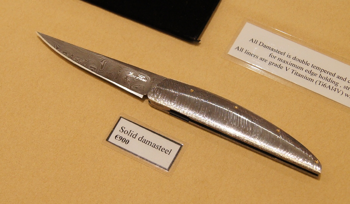 Des Horn. Helsinki Knife Show 2012.