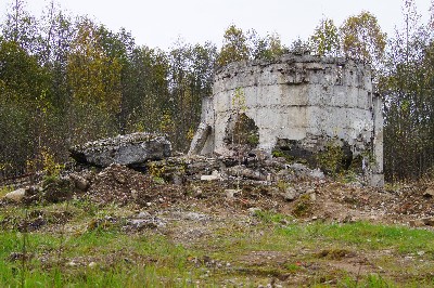 Остатки наблюдательноко пункта пво под Пярну Остатки наблюдательноко пункта пво под Пярну