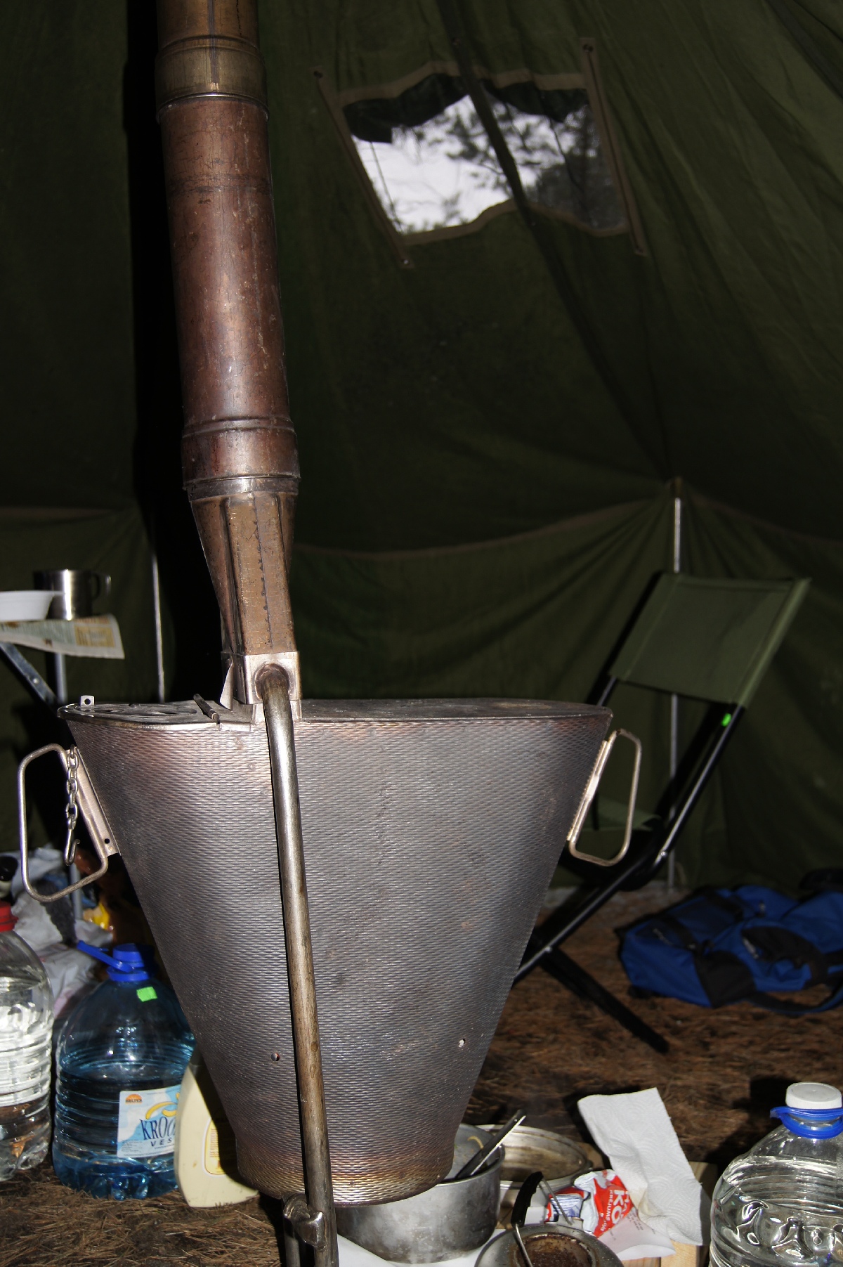 Внутри шведской армейской палатки. Зимний пляж Матси (Матсиранд). Matsi rand.