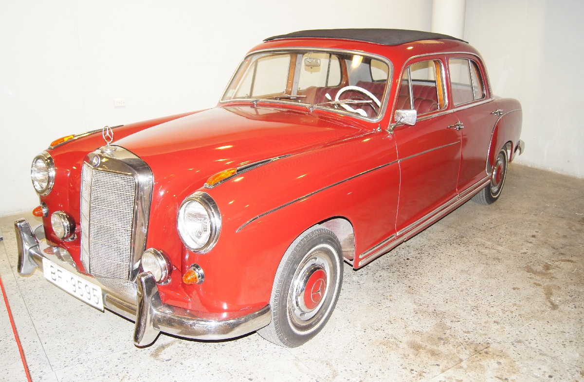 Mercedes Benz 220 SE, 1959.  Рижский Моторный музей.