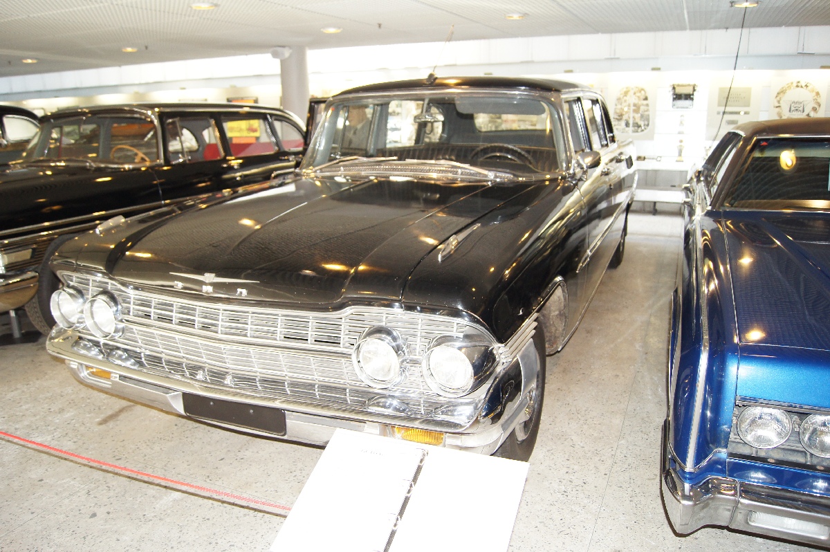 ZiL 111 G (ЗиЛ 111 Г), 1963.  Рижский Моторный музей.