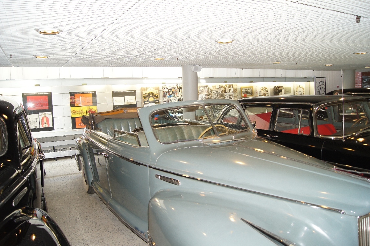 ZiS 110 B (ЗиС 100 В), 1950.  Рижский Моторный музей.