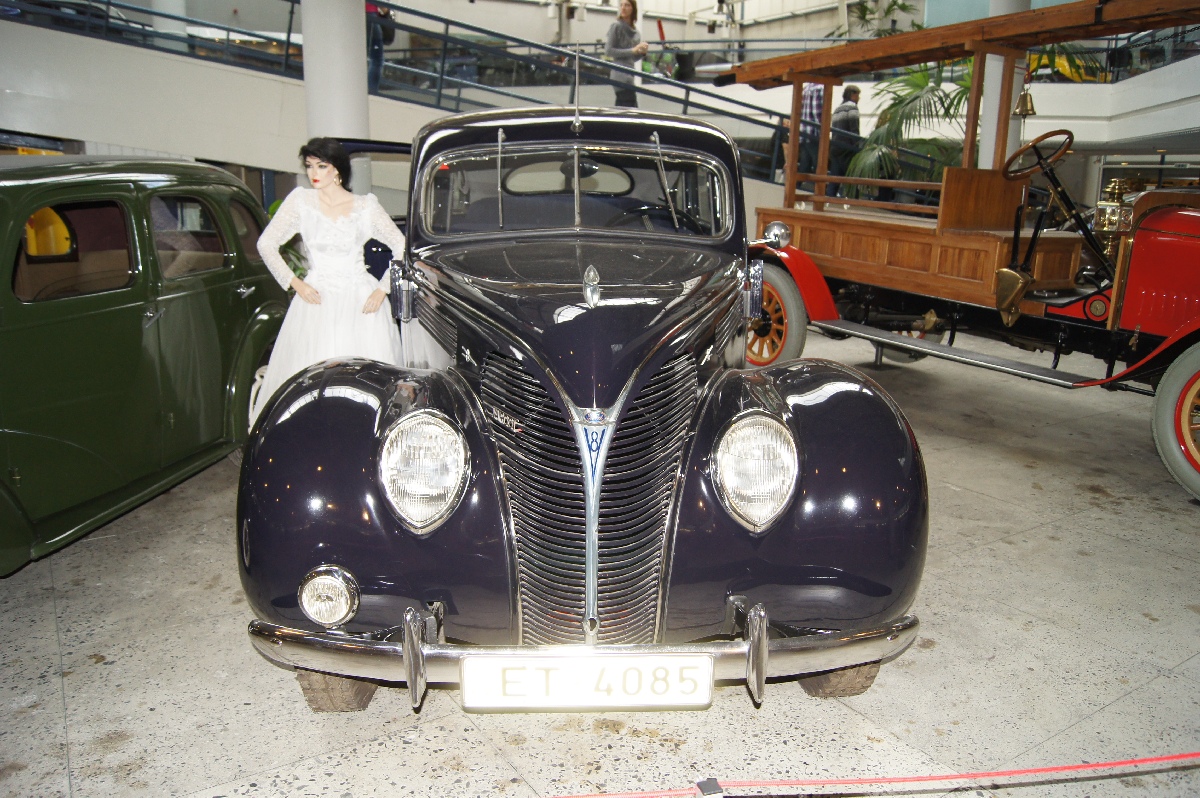 Ford Vairogs V8 De Luxe mod.81 A, 1938.  Riga Motor Museum.