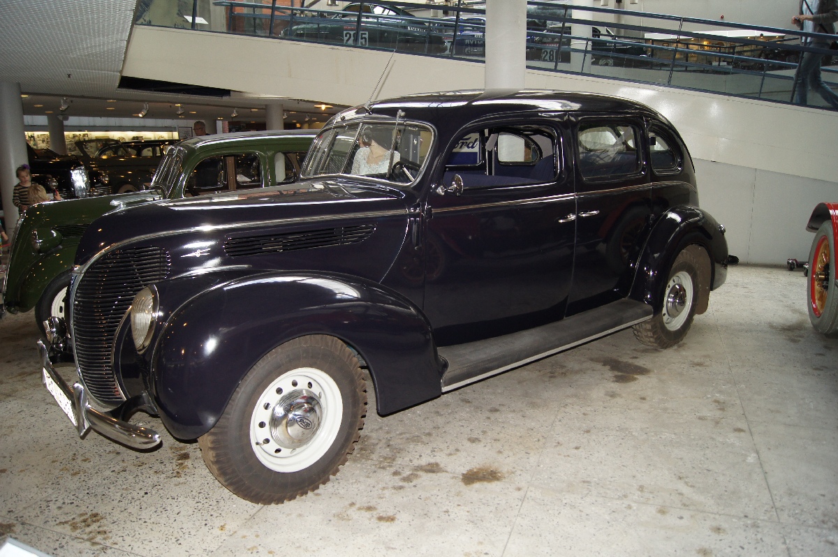 Ford Vairogs V8 De Luxe mod.81 A, 1938.  Рижский Моторный музей.