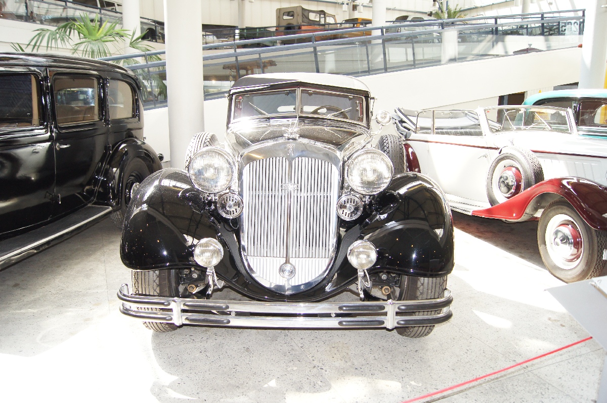 Horch 853, 1936.  Рижский Моторный музей.
