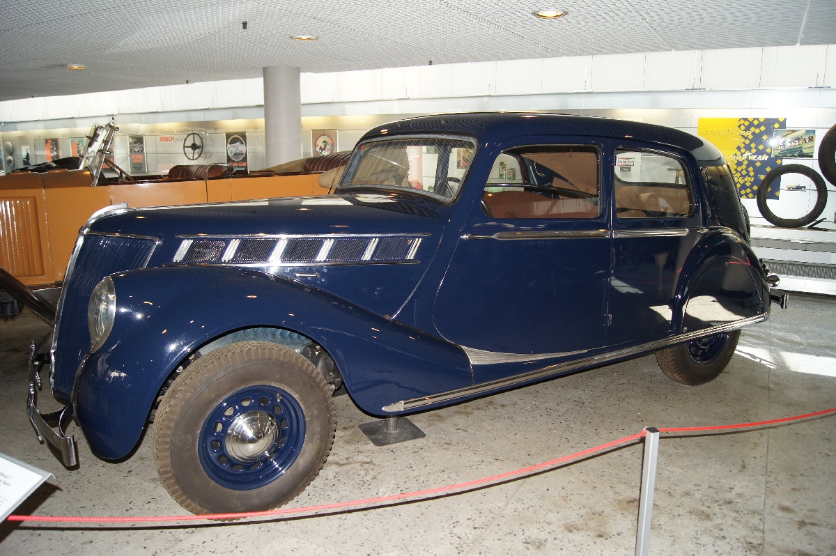 Renault Viva Grand Sport, 1938.  Рижский Моторный музей.