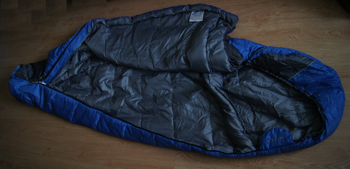  Coleman Sleeping Bag.