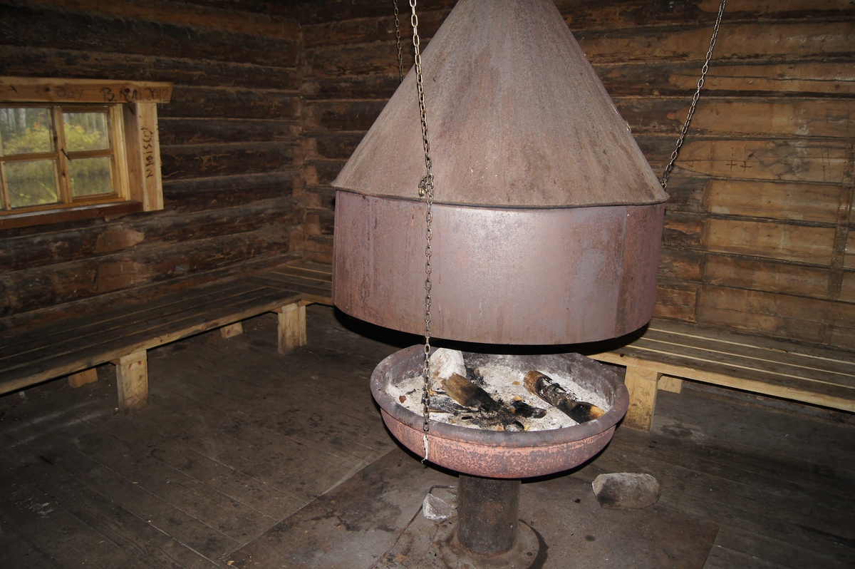 Kopra tare metsaonn.  Разведка пикниковых мест RMK.