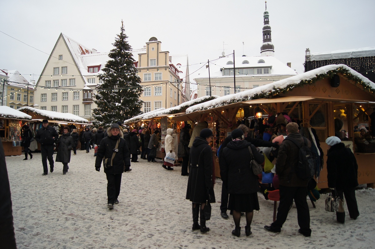 Town Hall Square. Walking in Tallinn.