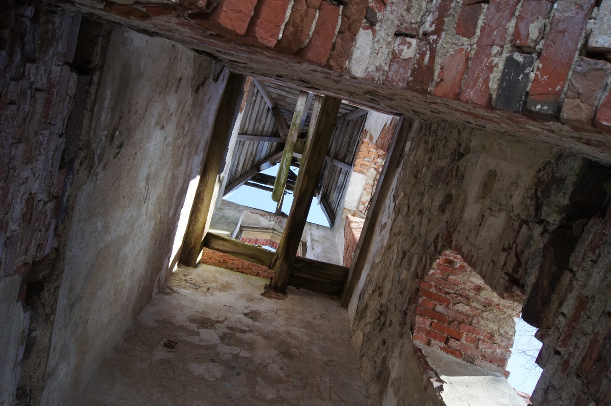  Silla Russian Orthodox Church, ruins.