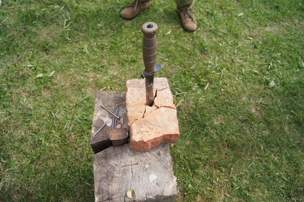  Glock knife crash test.