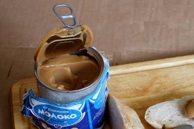 Italian bread and cooked condensed milk